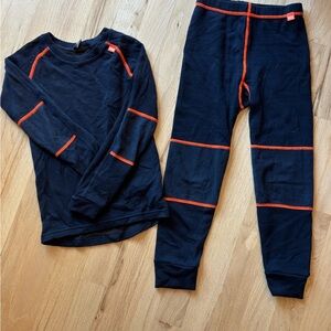 Helly Hansen Kids marino wool base layer Set in Dark Blue and Bright Orange